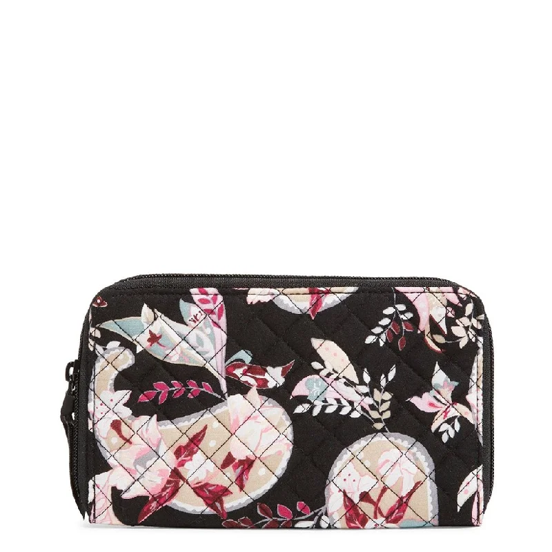 Vera Bradley : RFID Deluxe Travel Wallet in Botanical Paisley